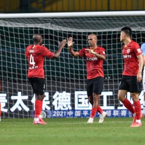 55体育-儒尼奥尔伤愈替补1分钟进制胜球 赛后感谢医疗组